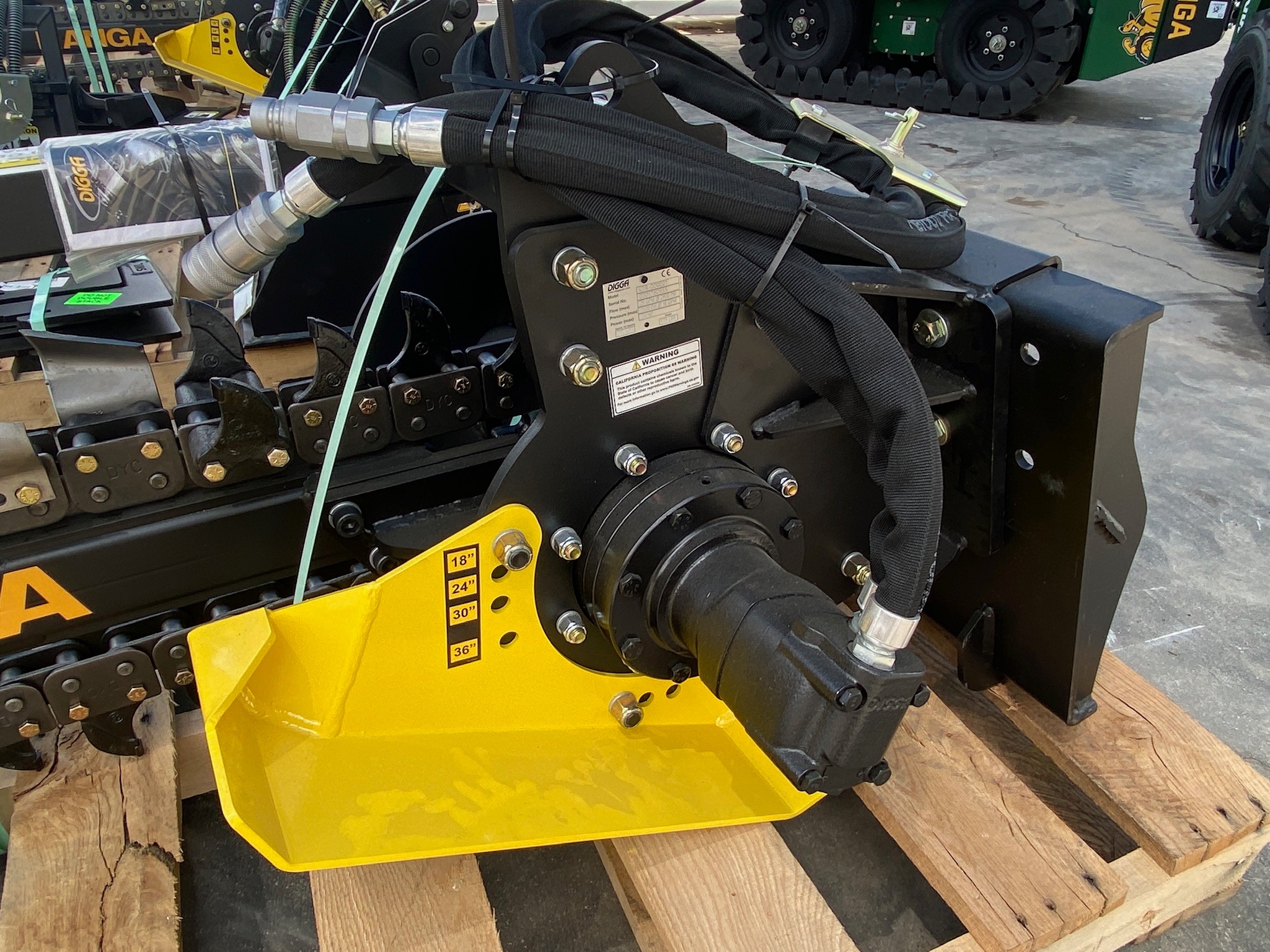 KANGA KTR /  DIGGA MINI BIG FOOT TRENCHER 8 IN COMBO CHAIN