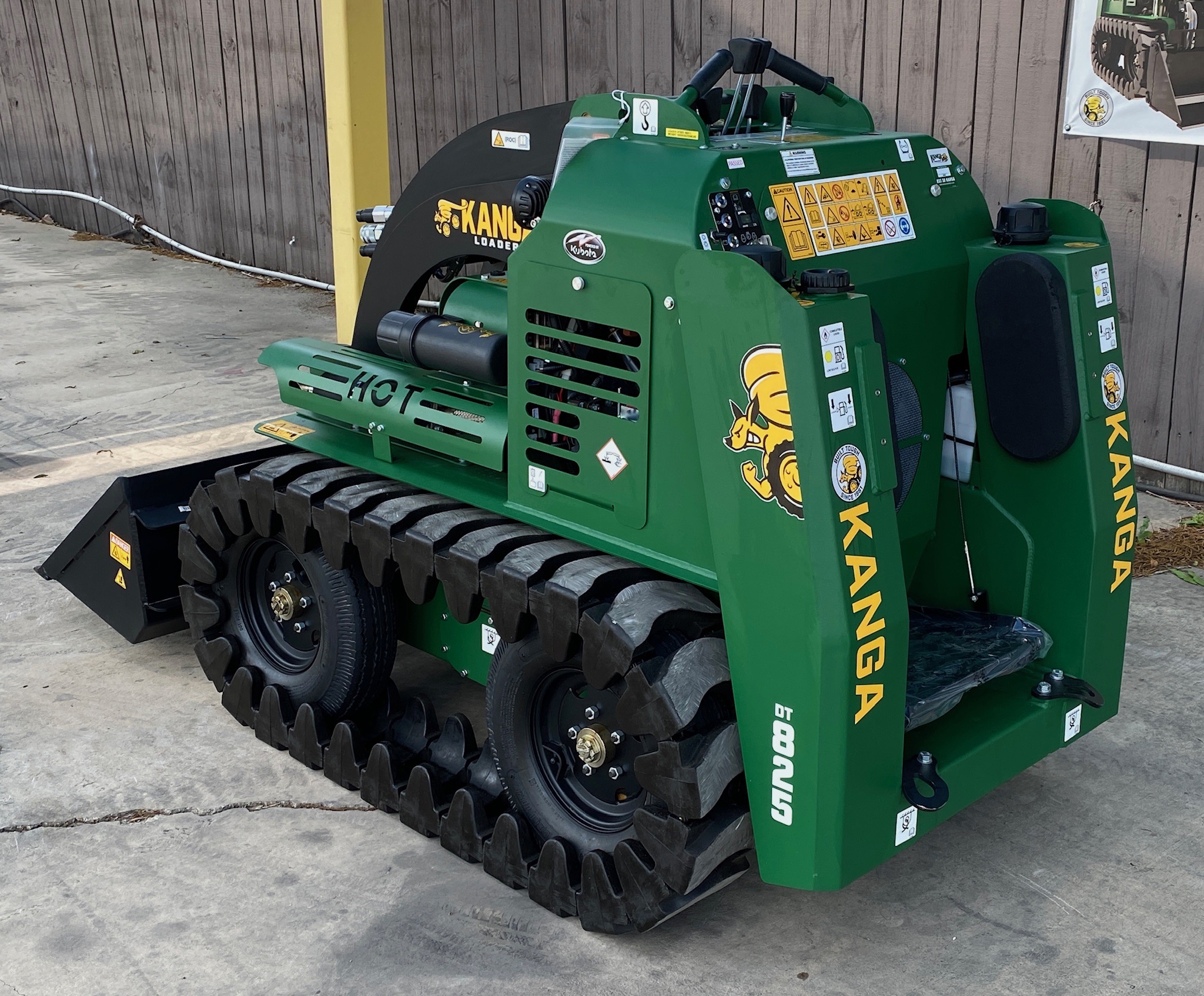 KANGA DT-828 DIESEL TRACK LOADER