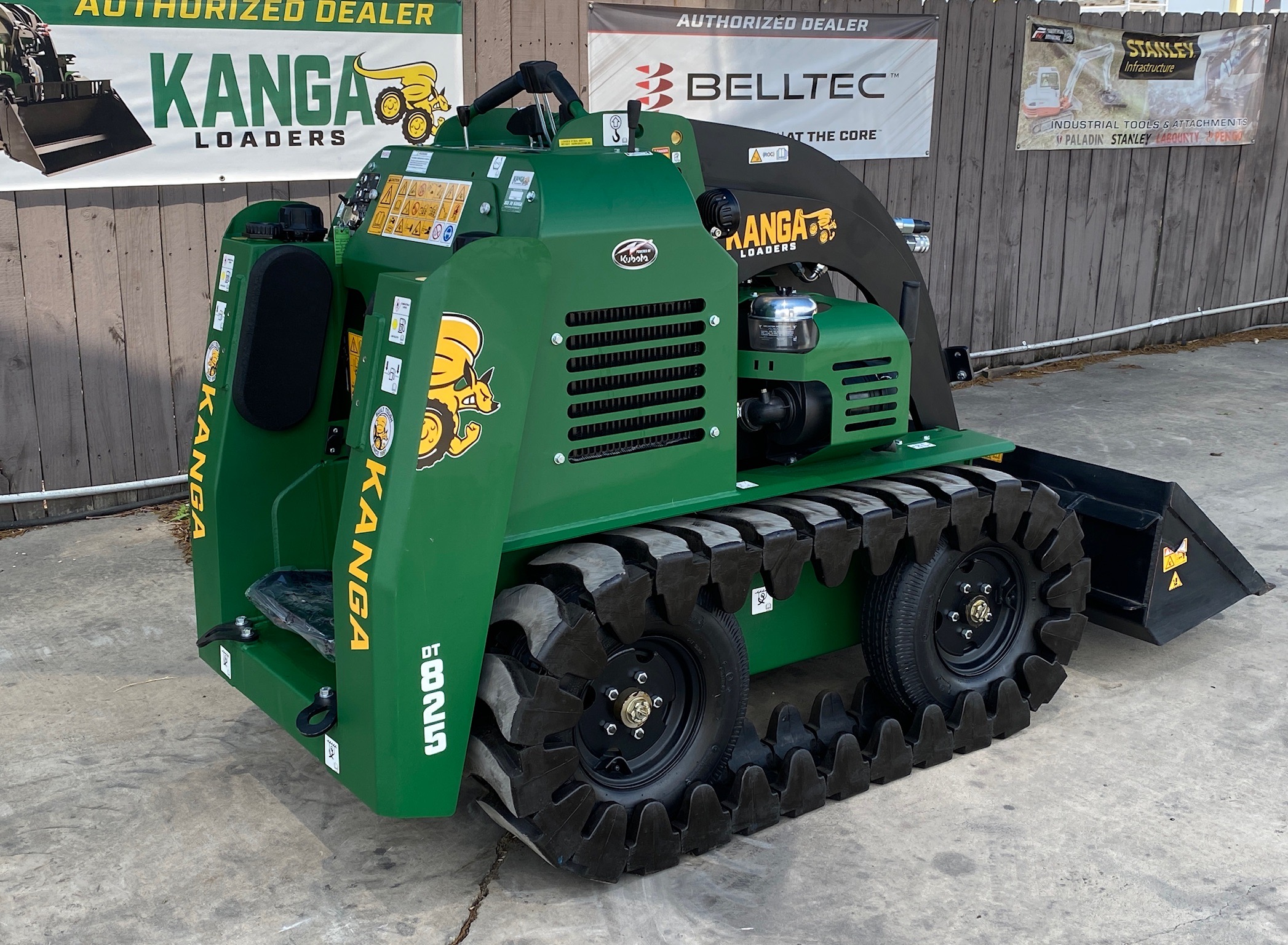KANGA DT-828 DIESEL TRACK LOADER