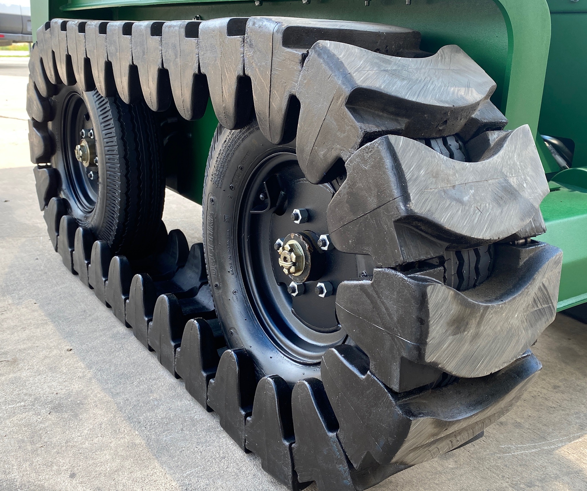 KANGA DT-828 DIESEL TRACK LOADER