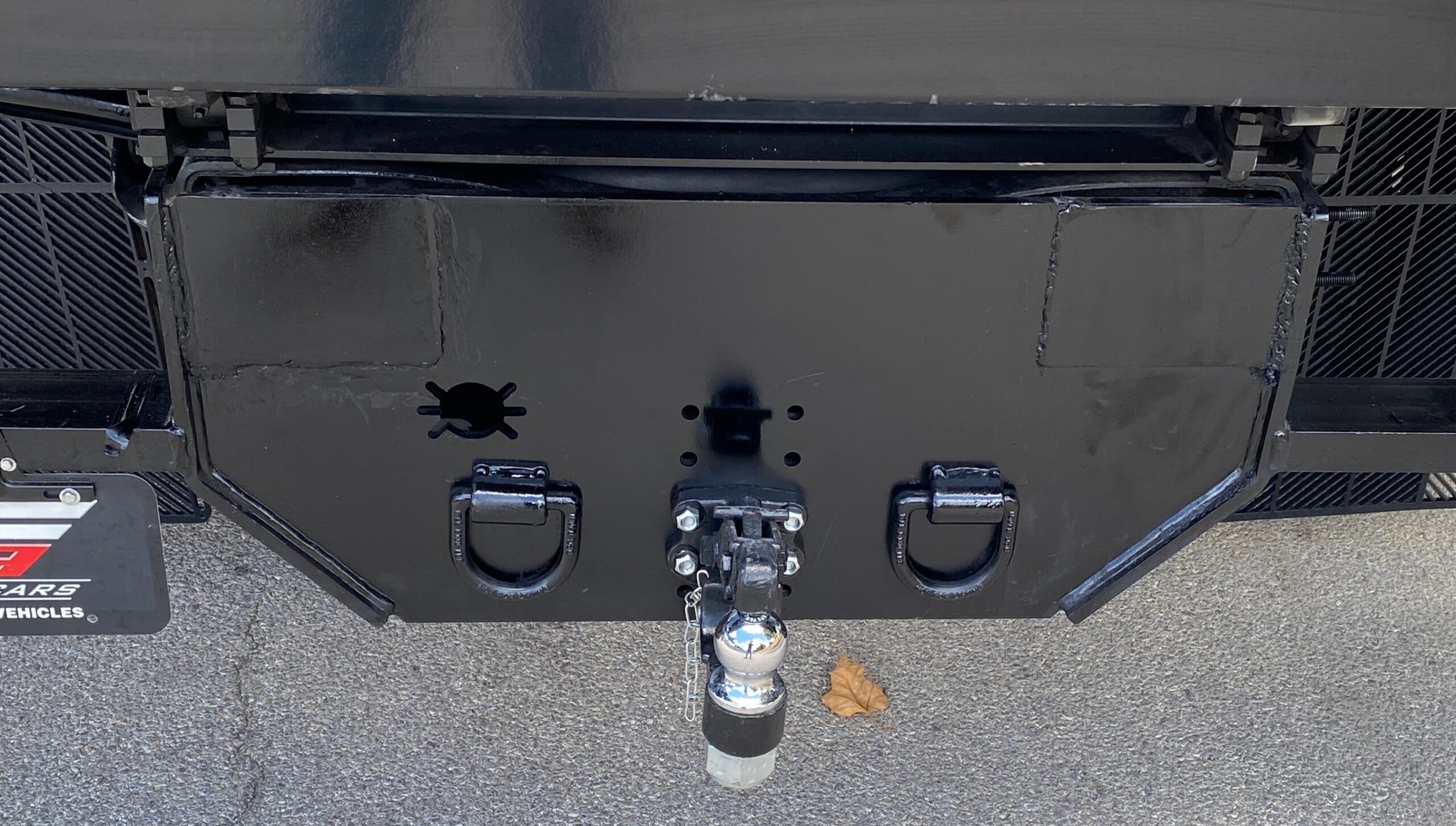 RAM 5500 CREW CAB 4X4 DUMP TRUCK __ NEW DUMP BED ! __ LOW MILES  !