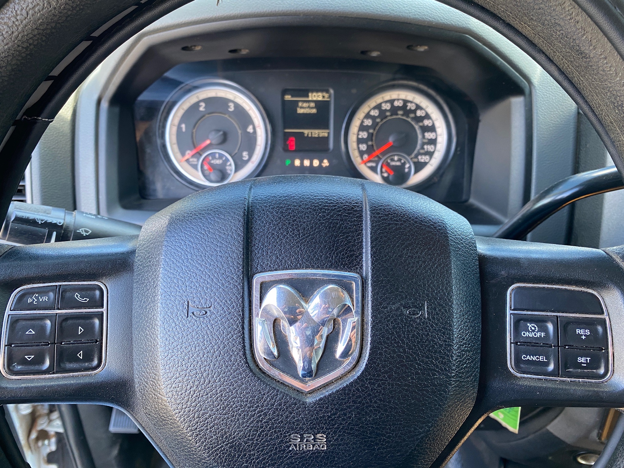 RAM 5500 CREW CAB 4X4 DUMP TRUCK __ NEW DUMP BED ! __ LOW MILES  !