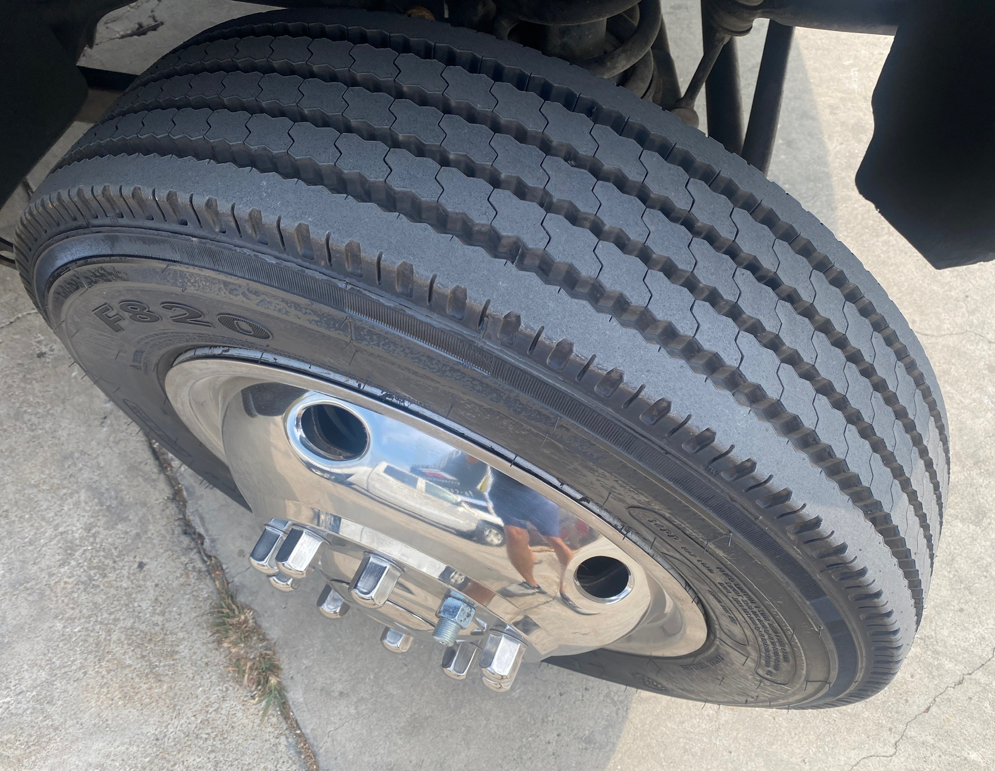 RAM 5500 CREW CAB 4X4 DUMP TRUCK __ NEW DUMP BED ! __ LOW MILES  !