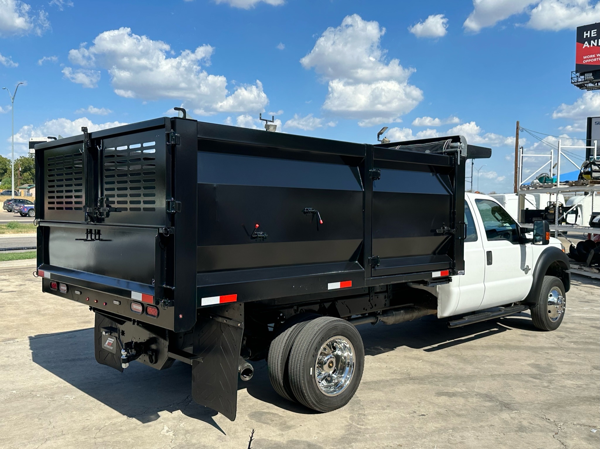 2016 FORD F-550 SUPER CAB 4-DOOR  ___  NEW LANDSCAPE DUMP BED ! __ 1-OWNER TRUCK !