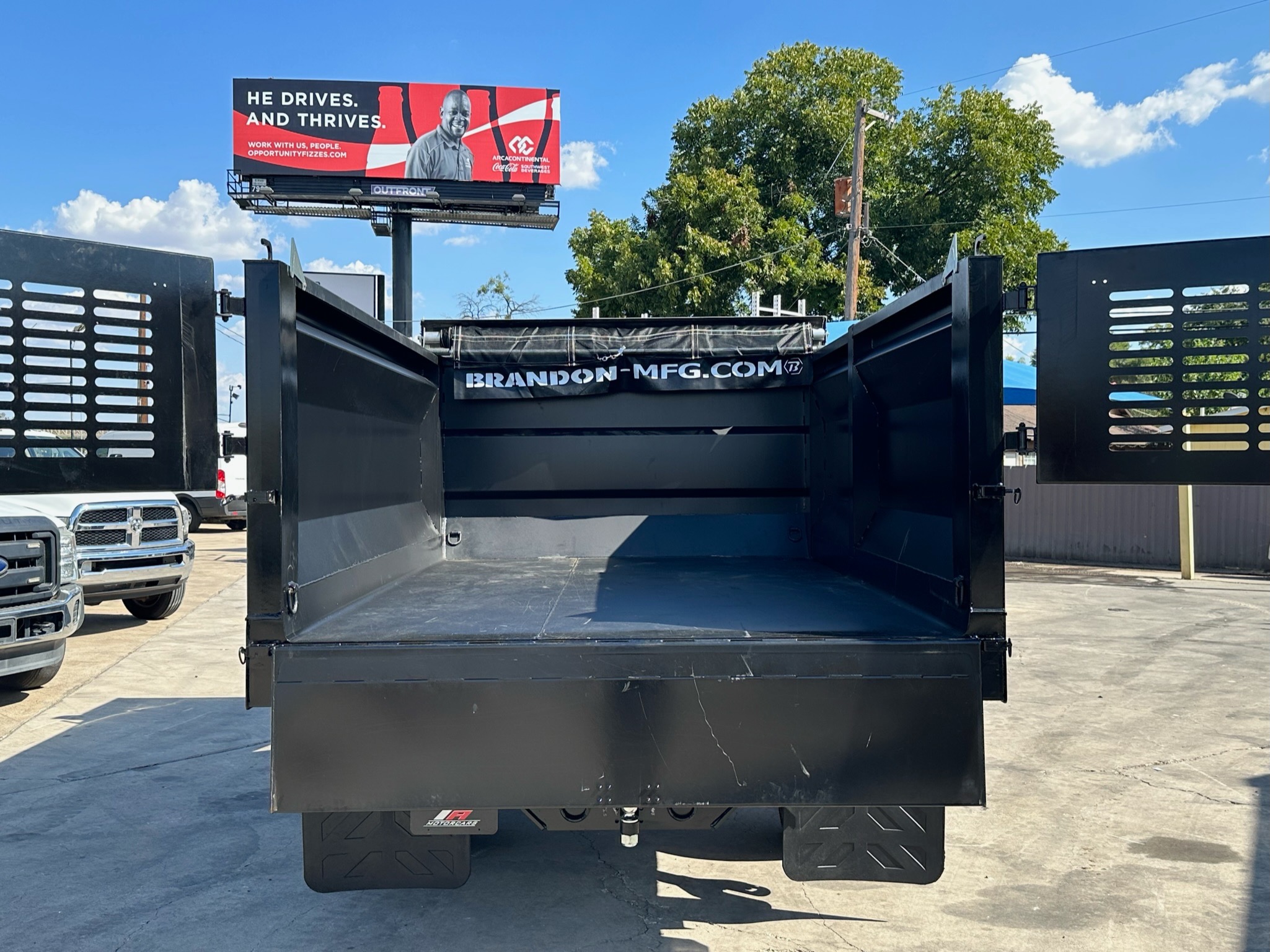 2016 FORD F-550 SUPER CAB 4-DOOR  ___  NEW LANDSCAPE DUMP BED ! __ 1-OWNER TRUCK !