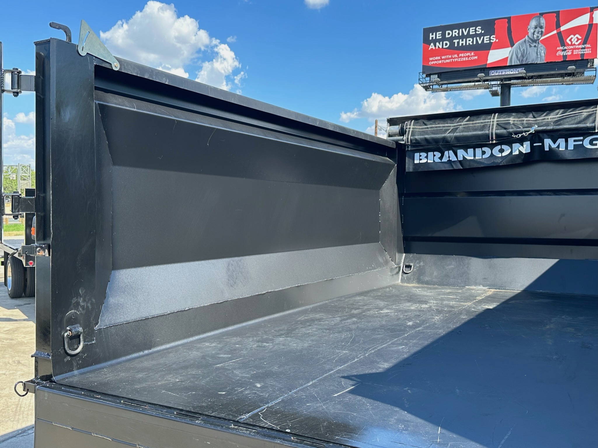 2016 FORD F-550 SUPER CAB 4-DOOR  ___  NEW LANDSCAPE DUMP BED ! __ 1-OWNER TRUCK !