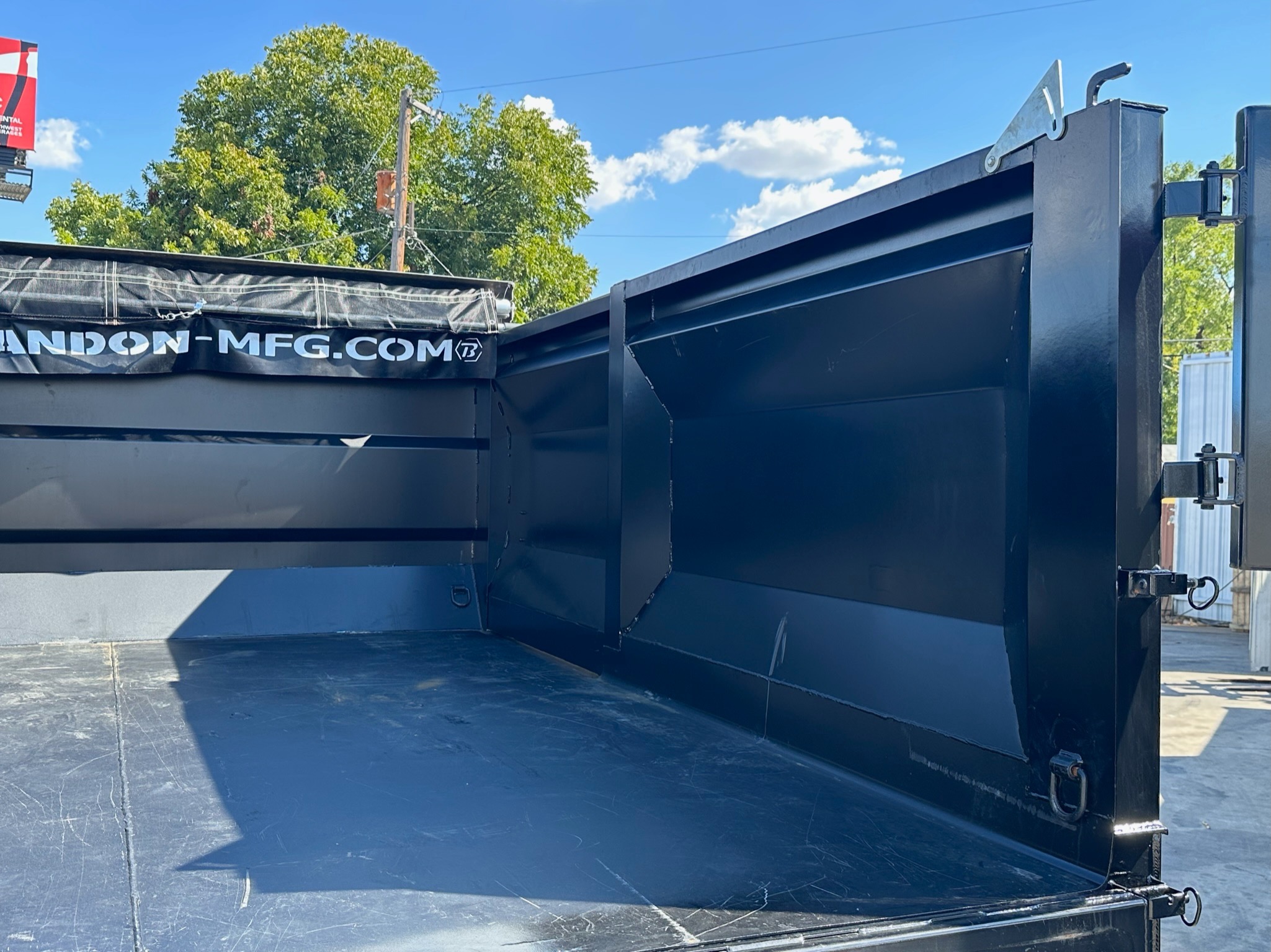 2016 FORD F-550 SUPER CAB 4-DOOR  ___  NEW LANDSCAPE DUMP BED ! __ 1-OWNER TRUCK !