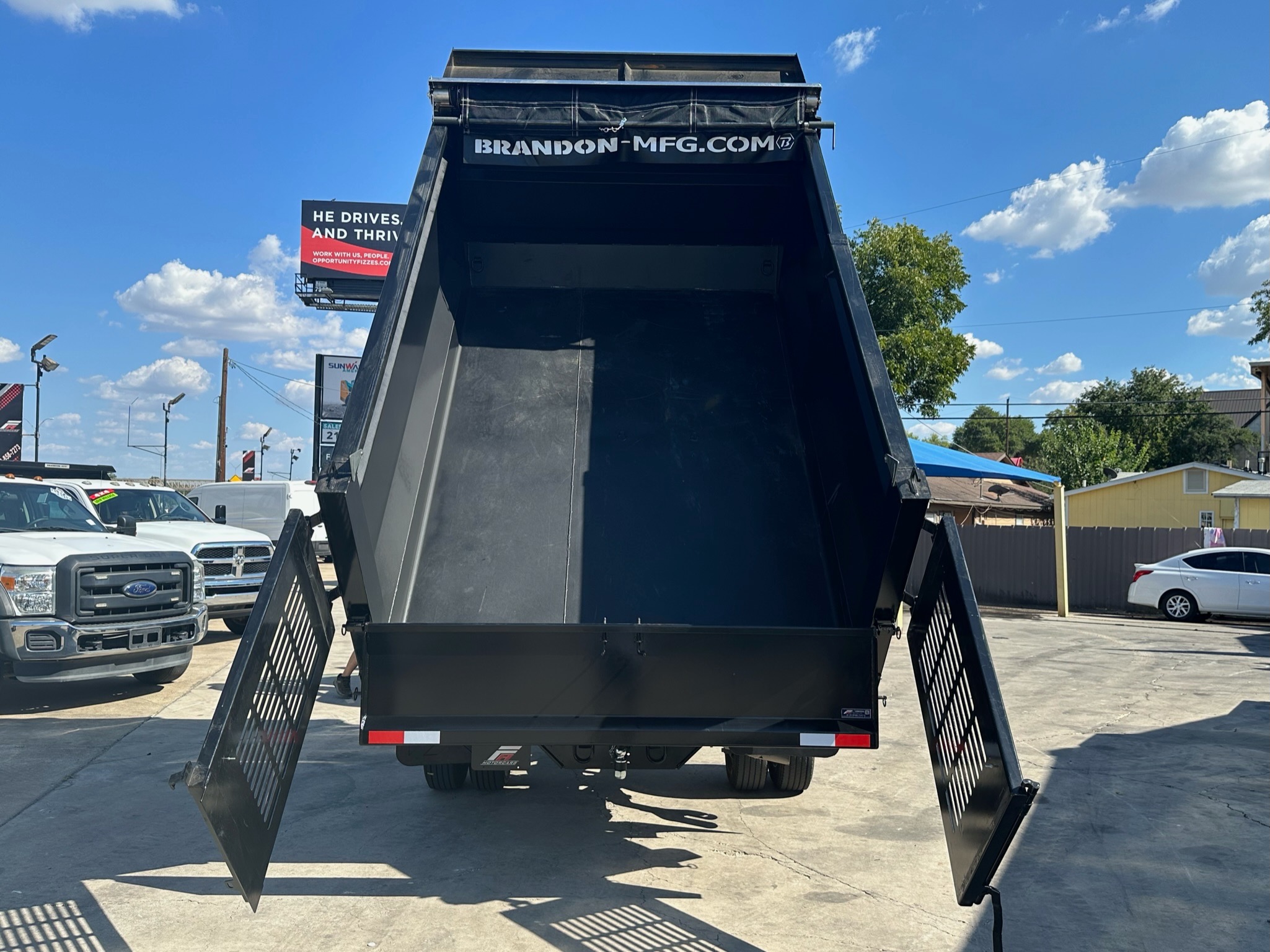 2016 FORD F-550 SUPER CAB 4-DOOR  ___  NEW LANDSCAPE DUMP BED ! __ 1-OWNER TRUCK !