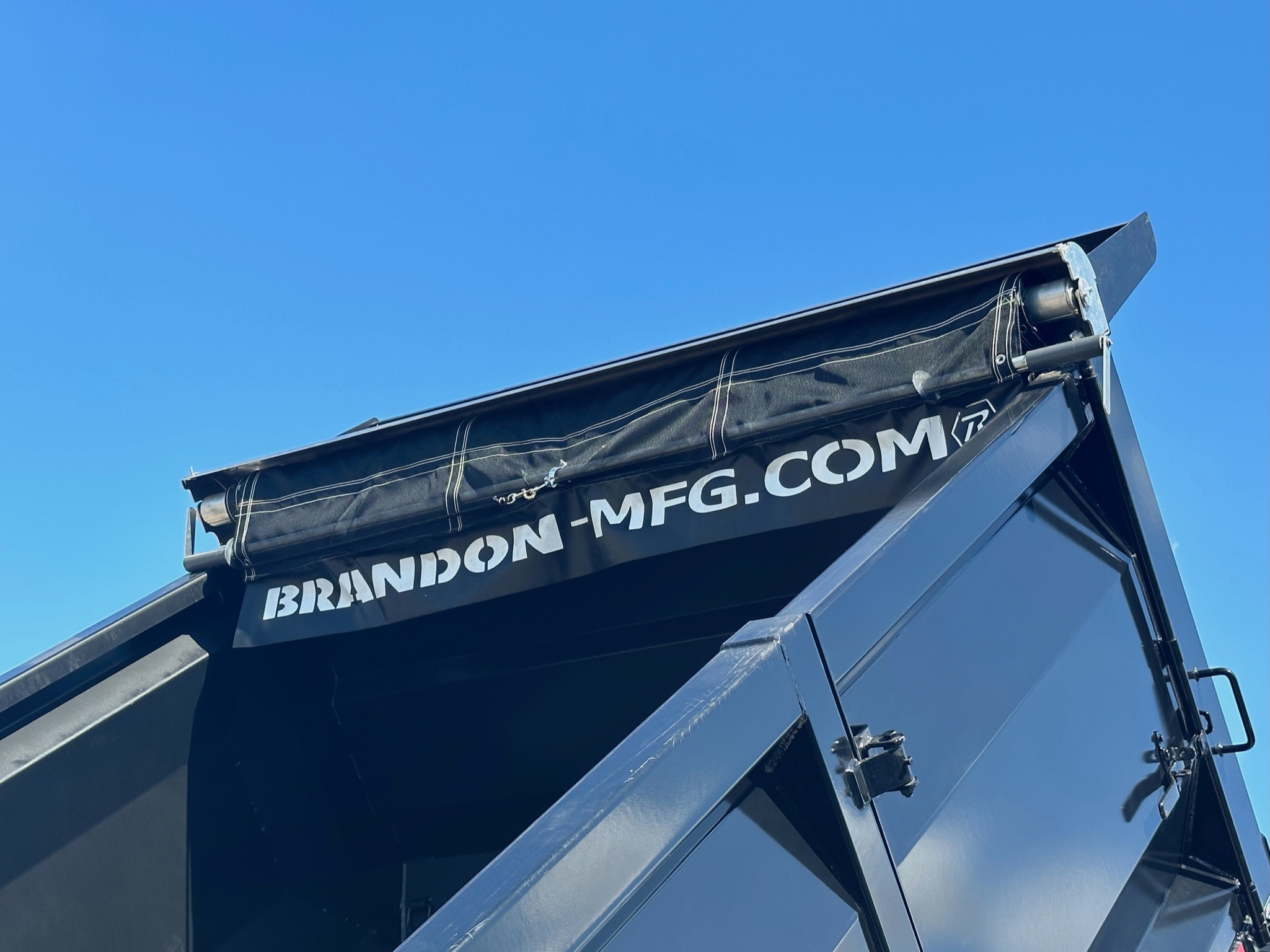 2016 FORD F-550 SUPER CAB 4-DOOR  ___  NEW LANDSCAPE DUMP BED ! __ 1-OWNER TRUCK !