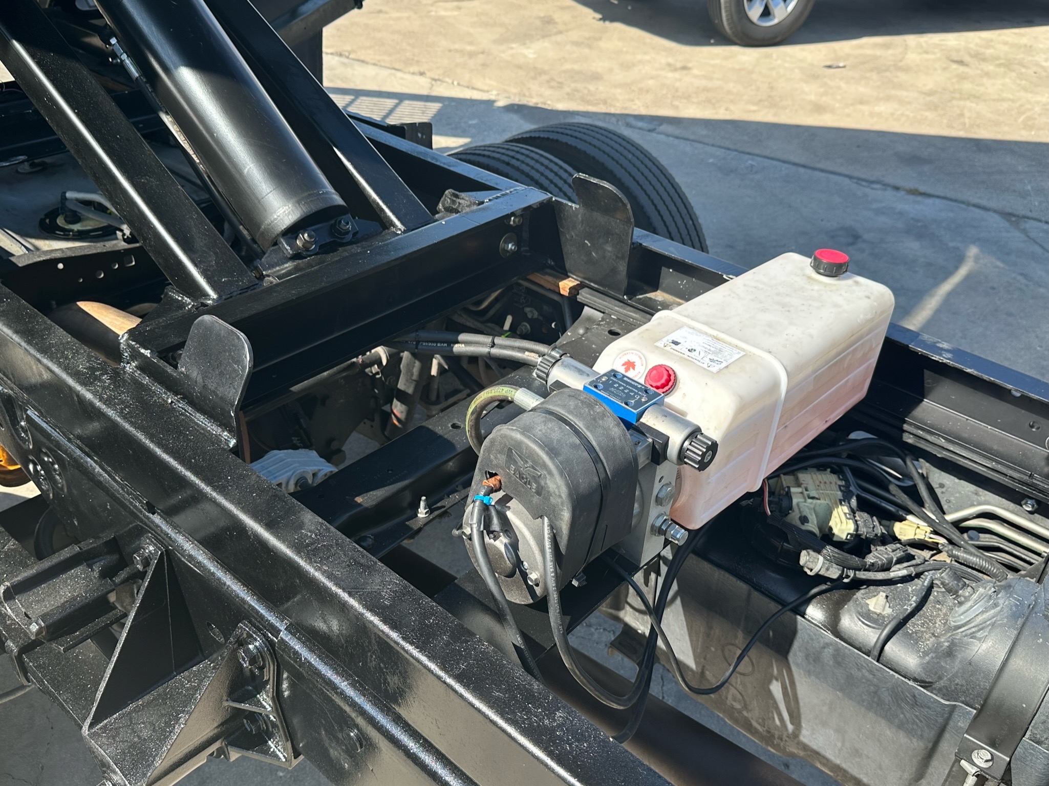 2016 FORD F-550 SUPER CAB 4-DOOR  ___  NEW LANDSCAPE DUMP BED ! __ 1-OWNER TRUCK !