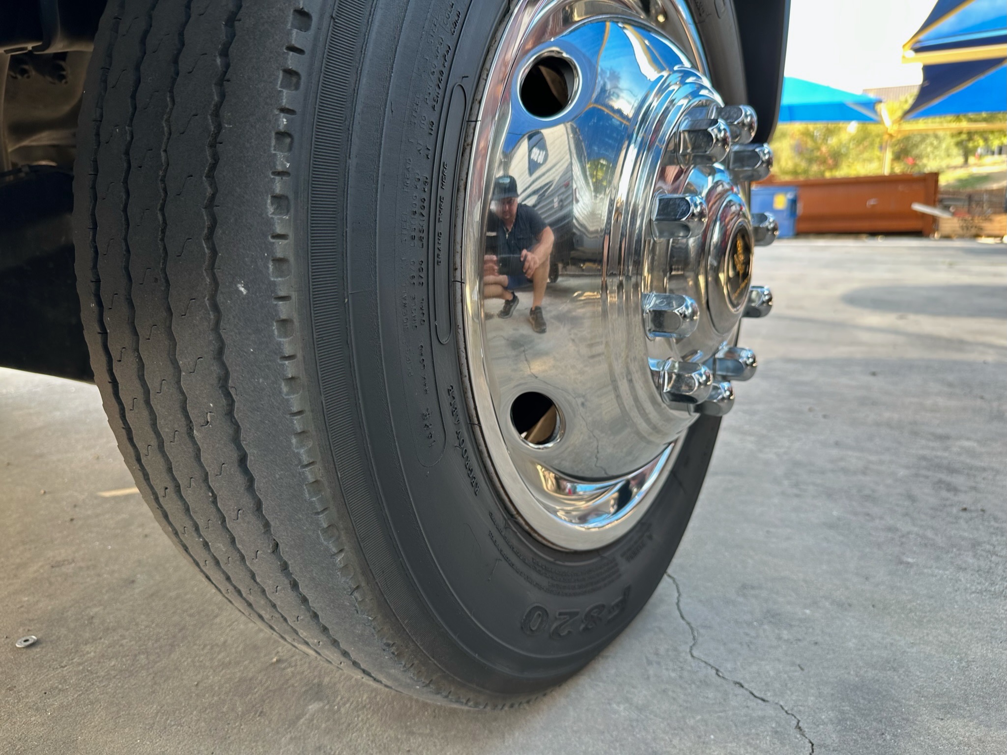 2016 FORD F-550 SUPER CAB 4-DOOR  ___  NEW LANDSCAPE DUMP BED ! __ 1-OWNER TRUCK !